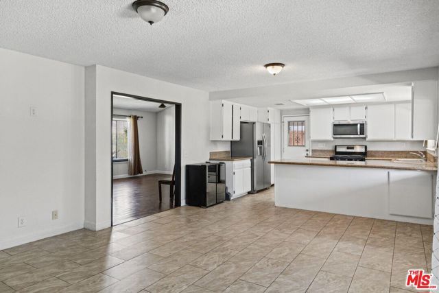37925 Maureen Street, Palmdale, CA 93550