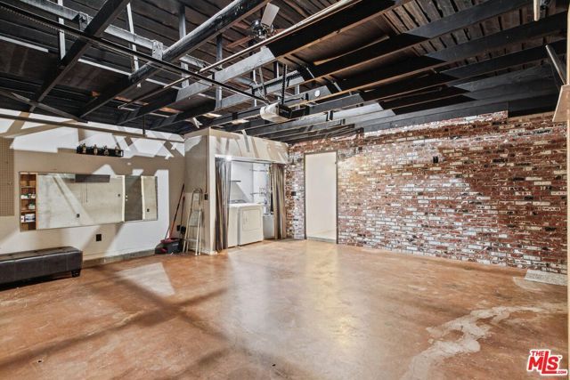 37925 Maureen Street, Palmdale, CA 93550