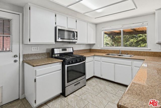 37925 Maureen Street, Palmdale, CA 93550