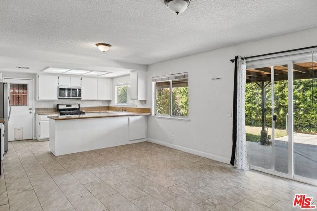 37925 Maureen Street, Palmdale, CA 93550