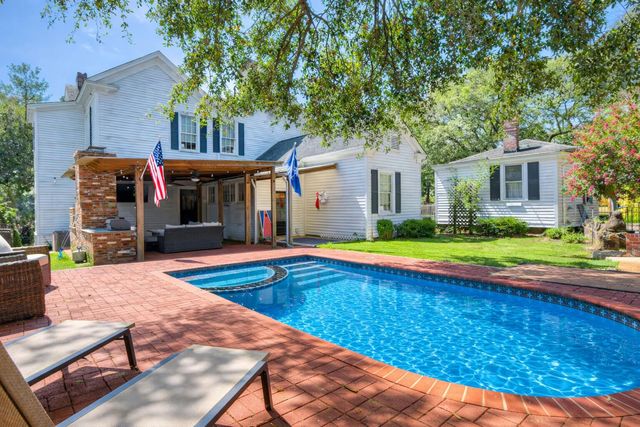 424 Barnwell Avenue NW, Aiken, SC 29801