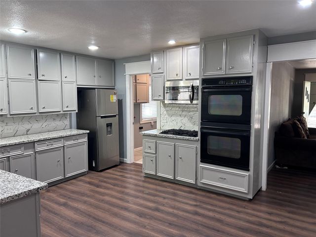 1212 Alamo Street, Rosenberg, TX 77471