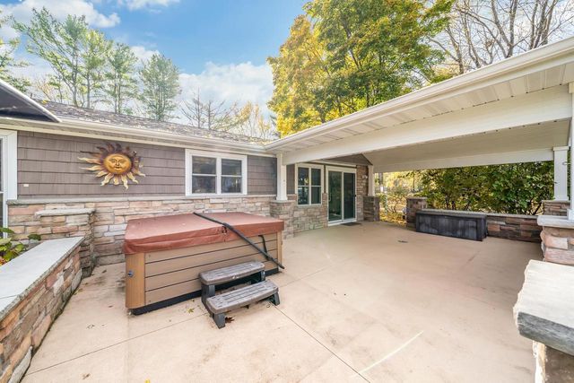 9286 KUMBIER ROAD, Winneconne, WI 54986