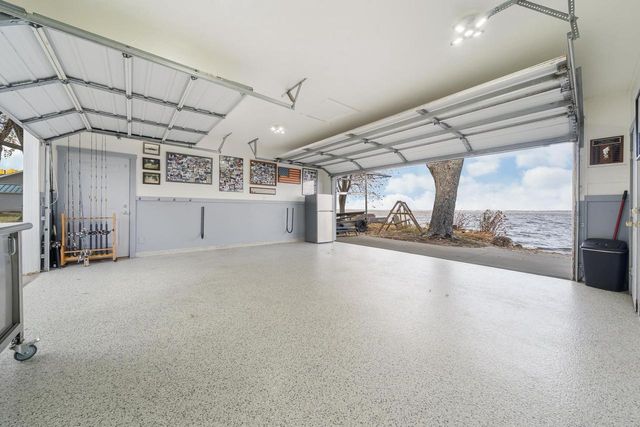 9286 KUMBIER ROAD, Winneconne, WI 54986