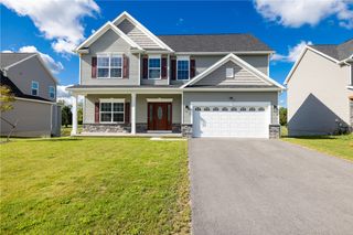 23 Kingsbarn Road, Henrietta, NY 14586