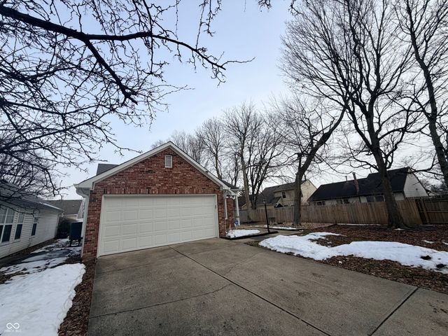 5159 Pin Oak Drive, Indianapolis, IN 46254