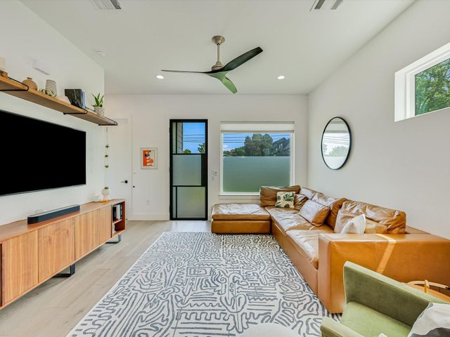 5603 Samuel Huston Ave 1, Austin, TX 78721