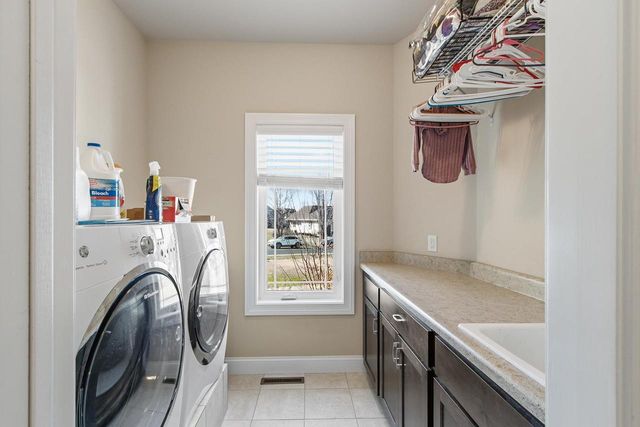 3122 Saddle Brooke Trail, Sun Prairie, WI 53590