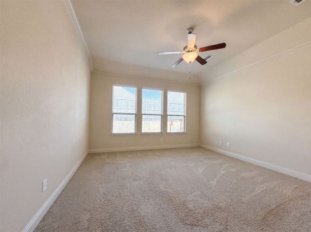 3005 S College Avenue, Decatur, TX 76234