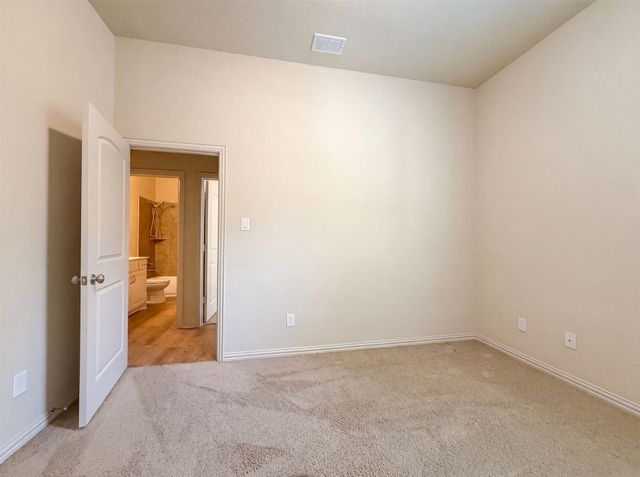 3005 S College Avenue, Decatur, TX 76234