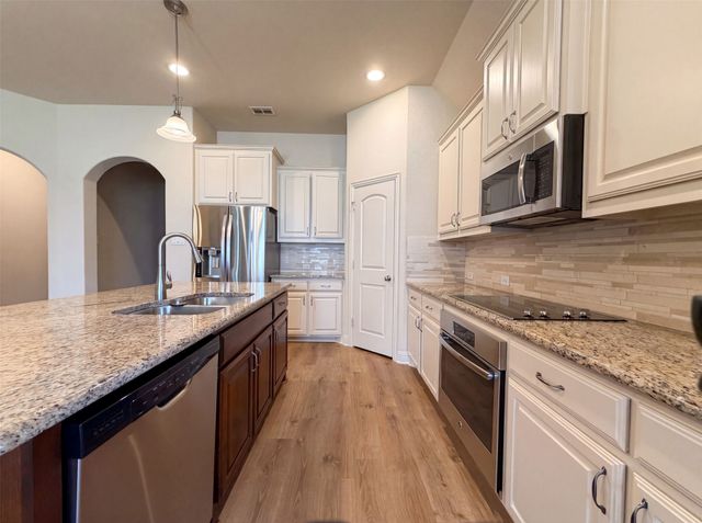 3005 S College Avenue, Decatur, TX 76234