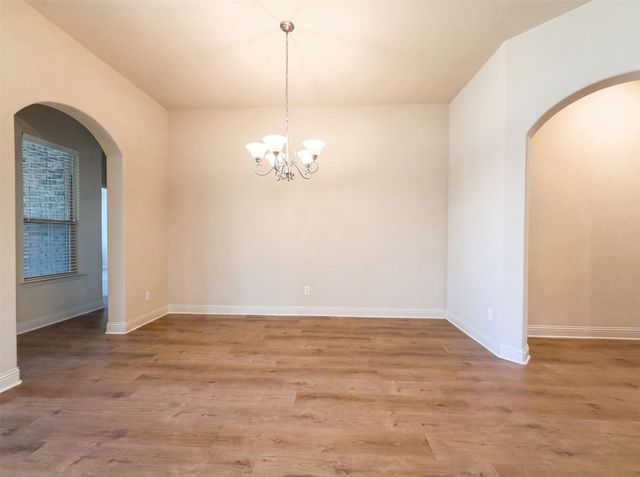 3005 S College Avenue, Decatur, TX 76234