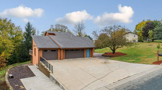 3 Island Heights Court NE, Pine Island, MN 55963