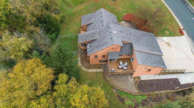 3 Island Heights Court NE, Pine Island, MN 55963