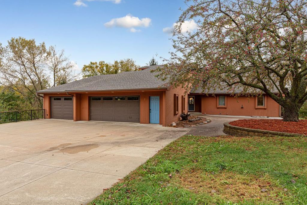 3 Island Heights Court NE, Pine Island, MN 55963