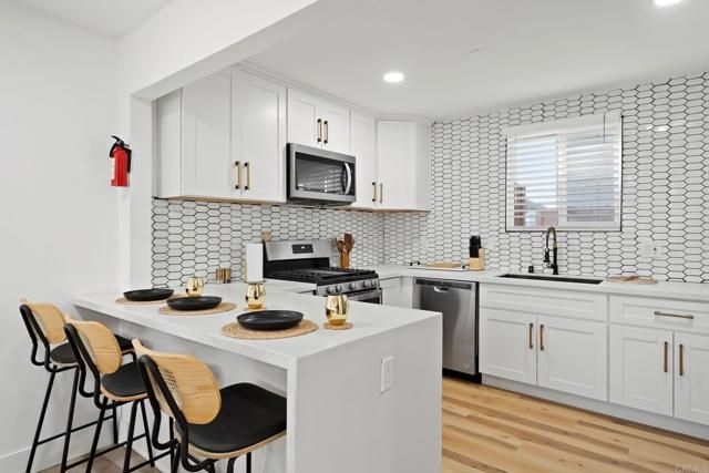 5028 Monroe Avenue, San Diego, CA 92115