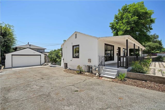 2538 Woodlyn Road, Pasadena, CA 91107