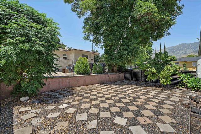 2538 Woodlyn Road, Pasadena, CA 91107
