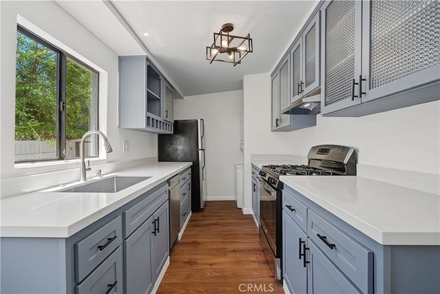 2538 Woodlyn Road, Pasadena, CA 91107