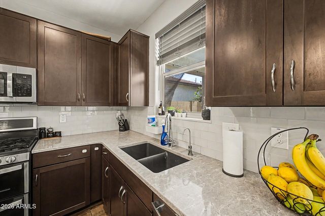 701 E LIBERTY Lane, Gilbert, AZ 85296