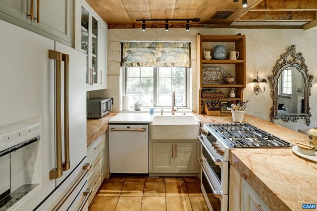 1852 THOMFORDSON LN, Ruckersville, VA 22968
