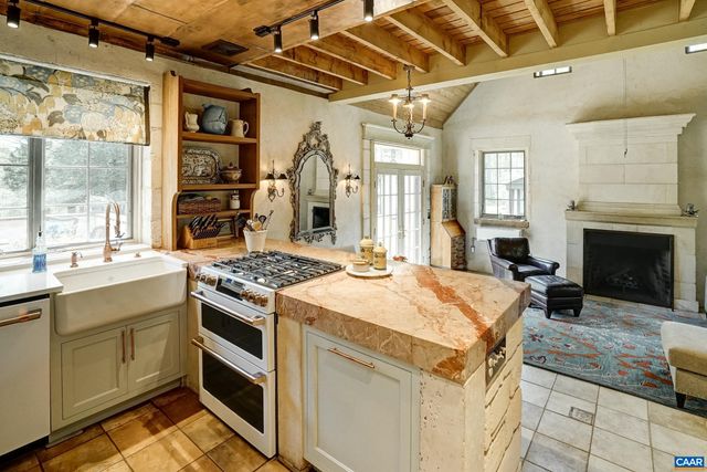 1852 THOMFORDSON LN, Ruckersville, VA 22968