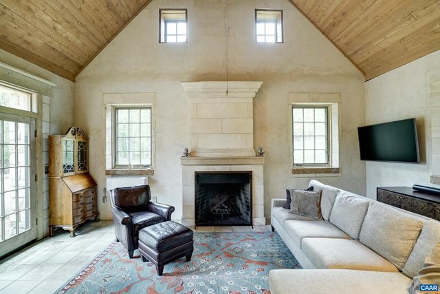1852 THOMFORDSON LN, Ruckersville, VA 22968