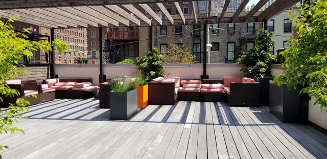 21 W Goethe Street 17C, Chicago, IL 60610