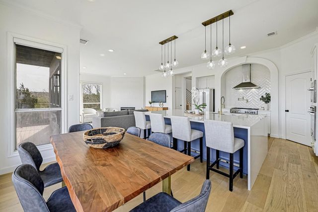 5000 Valburn CT, Austin, TX 78731