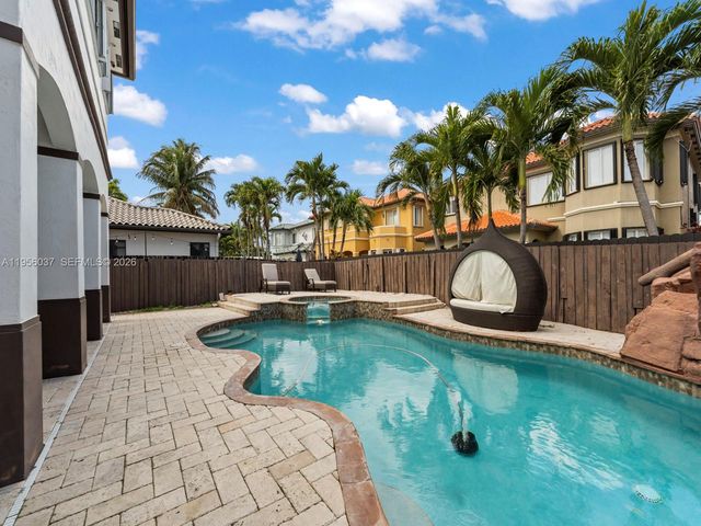 15383 SW 23rd St, Miami, FL 33185