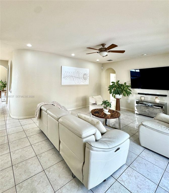 Image 12 of property listing at 15383 SW 23rd St, Miami, FL 33185