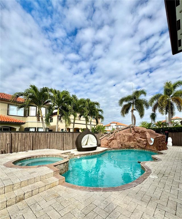 Image 2 of property listing at 15383 SW 23rd St, Miami, FL 33185