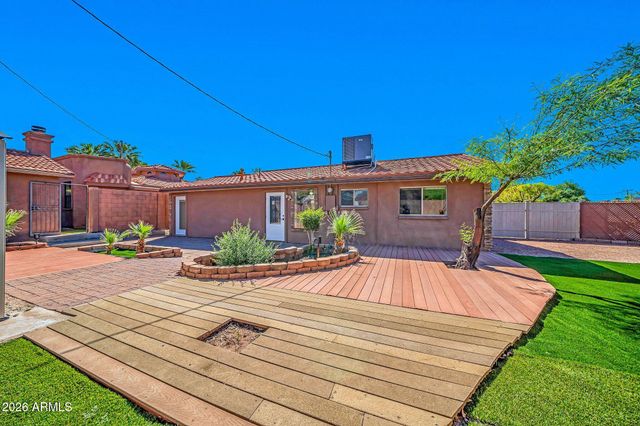 1448 E ROYAL PALM Road, Phoenix, AZ 85020