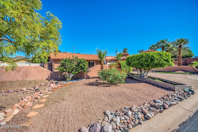 1448 E ROYAL PALM Road, Phoenix, AZ 85020