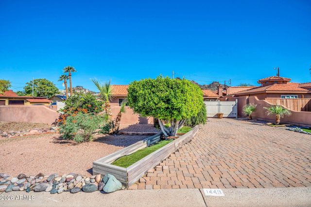 1448 E ROYAL PALM Road, Phoenix, AZ 85020