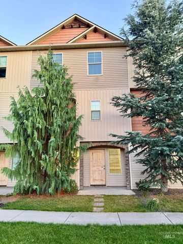 8704 W Pine Valley Ln, Boise, ID 83709 property photo
