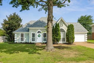 817 RADIANCE DR, Cordova, TN 38018