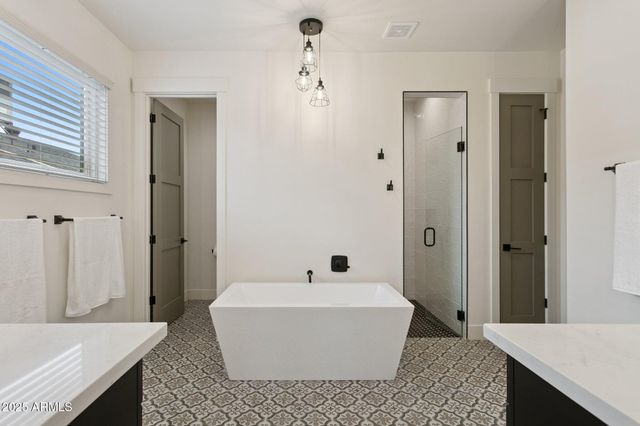 8449 E LINCOLN Drive, Scottsdale, AZ 85250