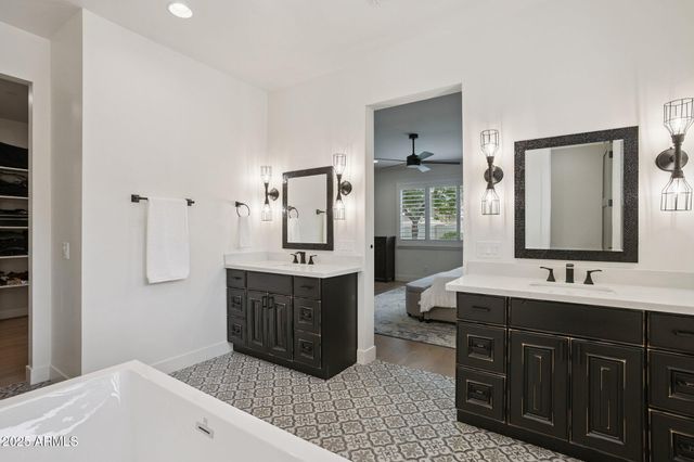 8449 E LINCOLN Drive, Scottsdale, AZ 85250