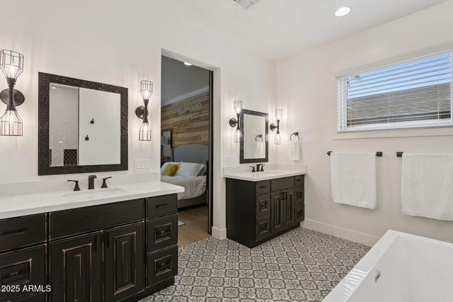 8449 E LINCOLN Drive, Scottsdale, AZ 85250