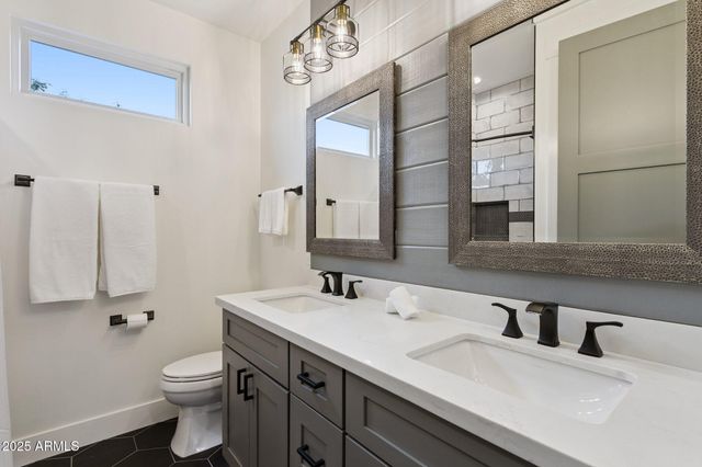 8449 E LINCOLN Drive, Scottsdale, AZ 85250