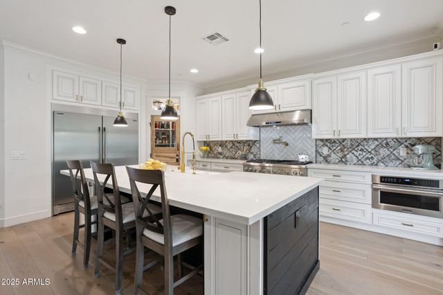 8449 E LINCOLN Drive, Scottsdale, AZ 85250