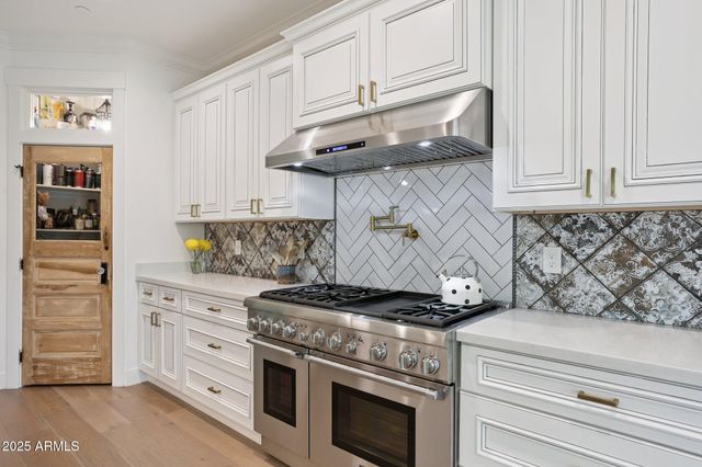 8449 E LINCOLN Drive, Scottsdale, AZ 85250