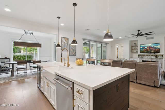 8449 E LINCOLN Drive, Scottsdale, AZ 85250