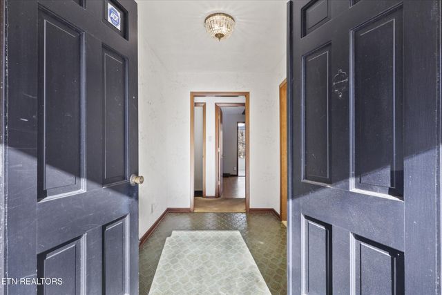 104 Windgate Rd, Oak Ridge, TN 37830