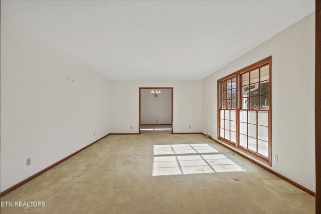 104 Windgate Rd, Oak Ridge, TN 37830