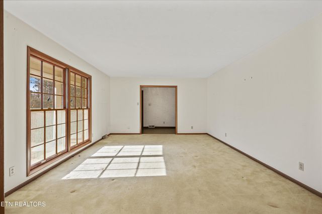 104 Windgate Rd, Oak Ridge, TN 37830