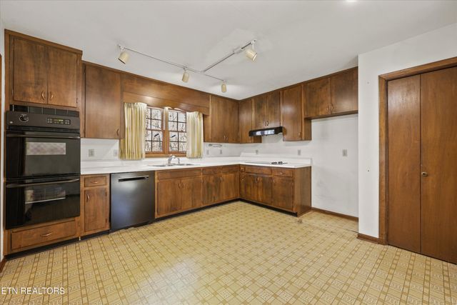 104 Windgate Rd, Oak Ridge, TN 37830