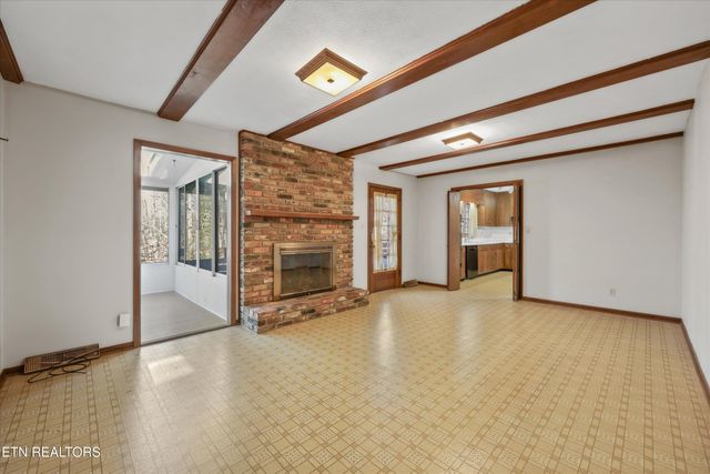 104 Windgate Rd, Oak Ridge, TN 37830