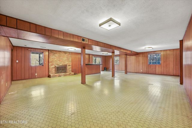 104 Windgate Rd, Oak Ridge, TN 37830